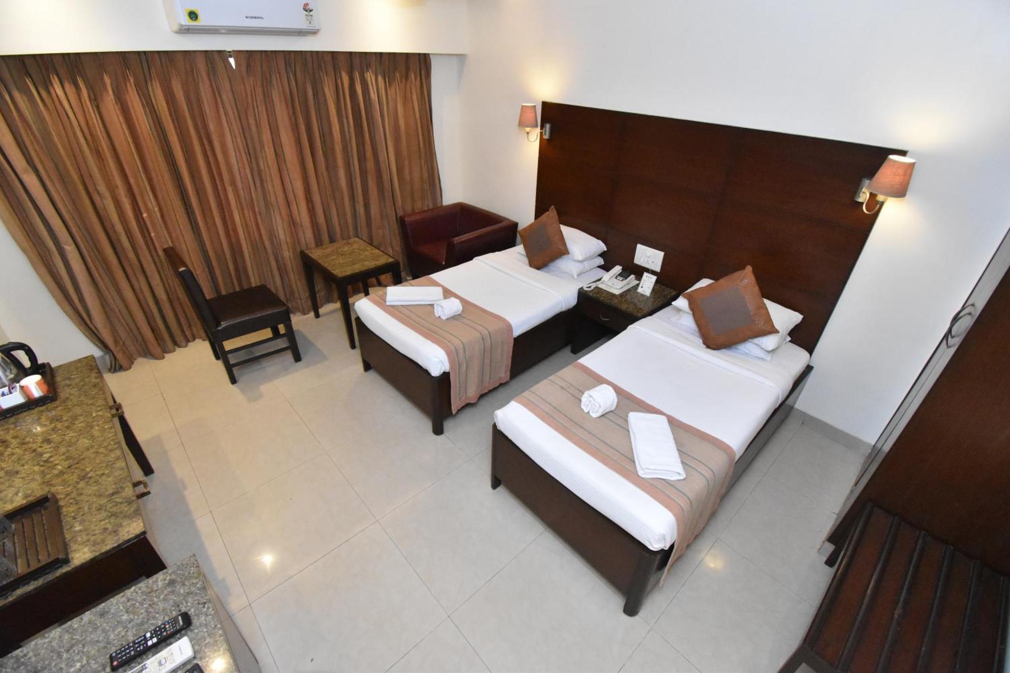 Kings International Juhu Hotel Mumbai Ngoại thất bức ảnh